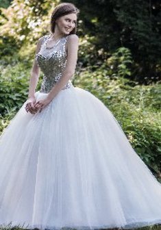 Свадебное платье V46520. С пышной юбкой, длинное со шлейфом.